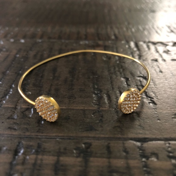 Beautiful Gold Bracelet with encrusted Diamonds - Picture 3 of 4